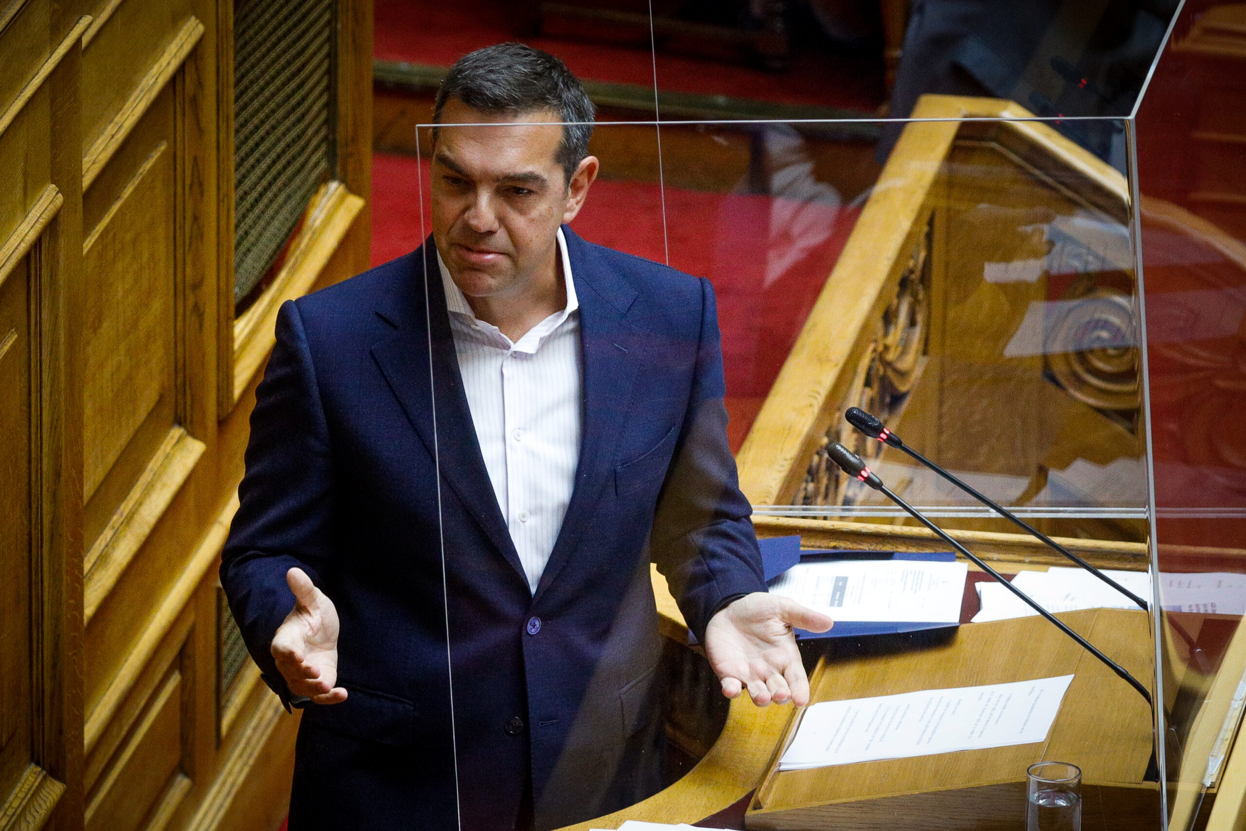 Παρακολουθήσεις: Νέα ερώτηση Τσίπρα σε Μητσοτάκη – «Κρύβεστε γιατί είστε ένοχος»