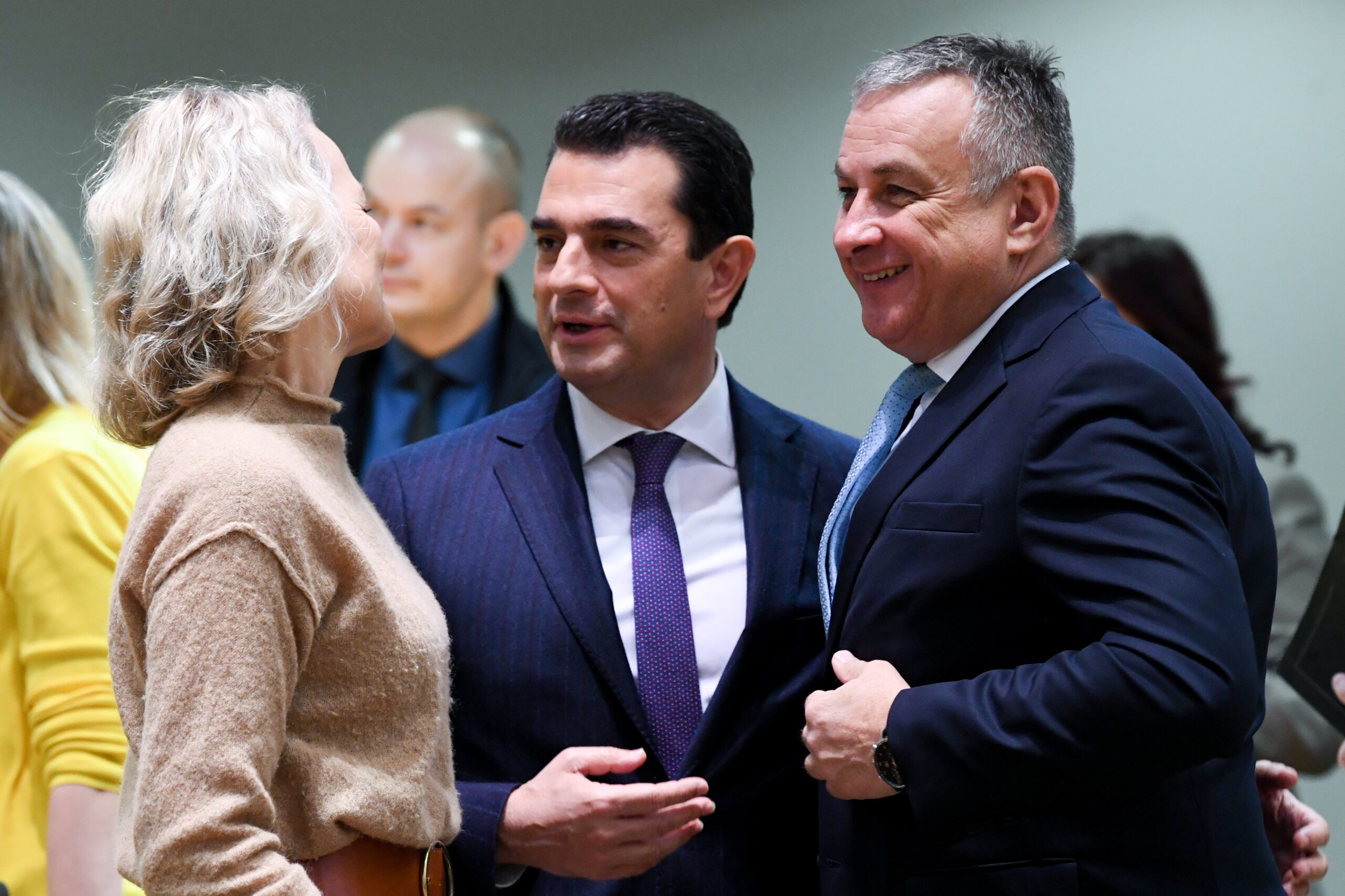 15 χώρες – ανάμεσά τους και η Ελλάδα – βάζουν βέτο στην πρόταση της Κομισιόν – Ζητούν χαμηλότερο πλαφόν στο φυσικό αέριο