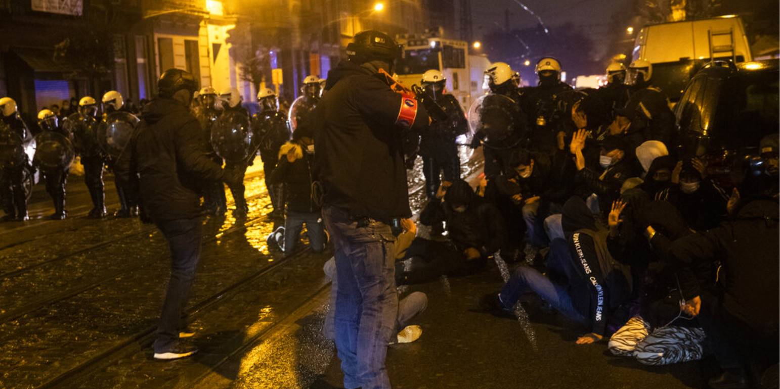 Βρυξέλλες: Επεισόδια ξέσπασαν μετά τη νίκη του Μαρόκου επί του Βελγίου στο Μουντιάλ του Κατάρ