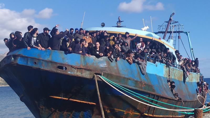 Μεταφέρεται στην Αθήνα η πρώτη ομάδα των μεταναστών που είχαν διασωθεί στις 22 Νοεμβρίου νότια των Χανίων
