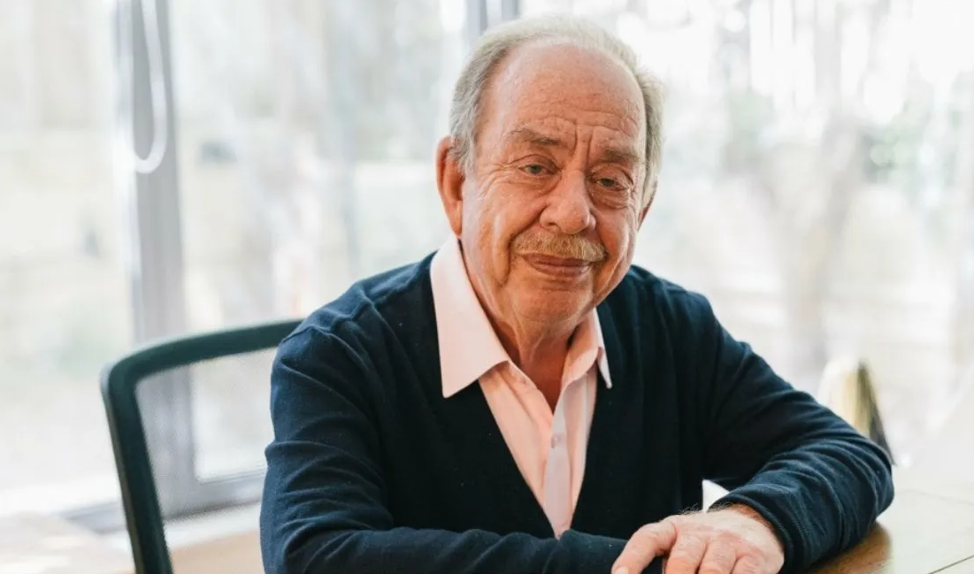 Ηλίας Μαμαλάκης: Ο λόγος που μπήκε στην εντατική – Τι συμβαίνει με την κατάσταση της υγείας του