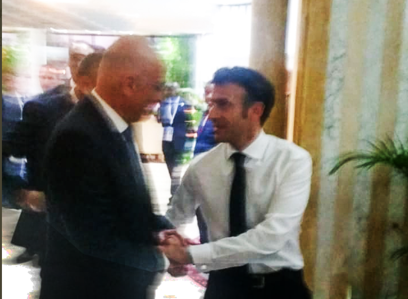 Σύνοδος Κορυφής για τη Γαλλοφωνία: Συνάντηση Δένδια – Μακρόν στο περιθώριο της Συνόδου