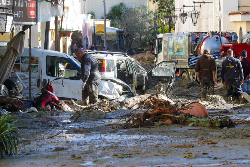 Ιταλία: Οκτώ νεκροί από φυσικές καταστροφές στην Ισκιά – Αναζητούνται τέσσερις αγνοούμενοι