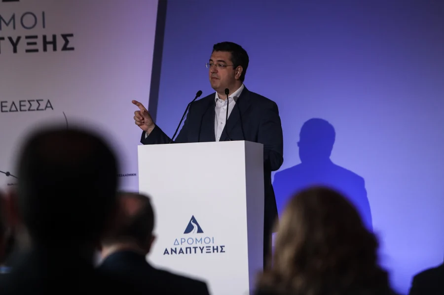 Τουρκία: «Κρατούμενος» για έξι ώρες ο Απόστολος Τζιτζικώστας στη Σμύρνη