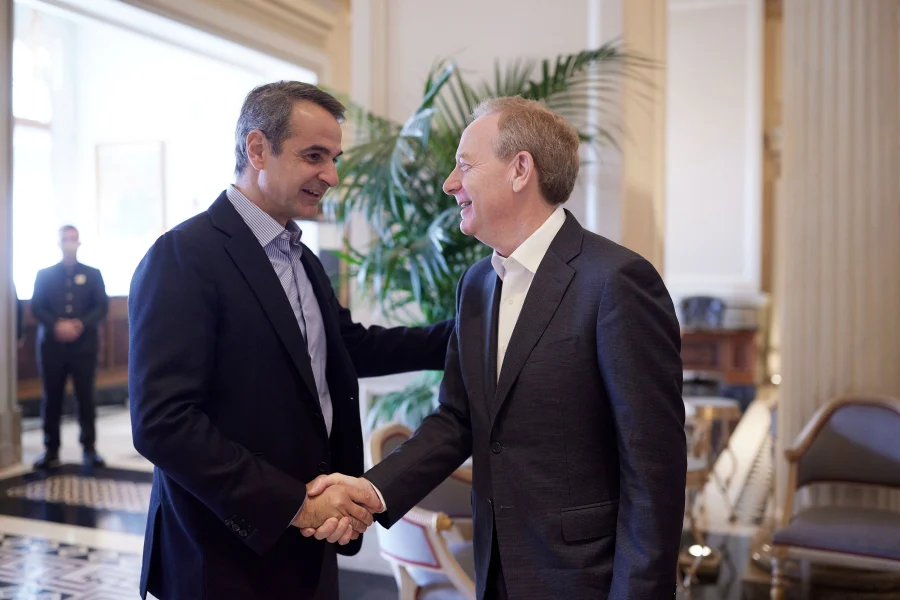 Συνάντηση Μητσοτάκη – Smith για επενδύσεις της Microsoft στην Ελλάδα