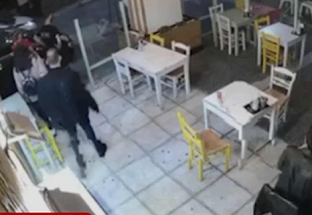 Θεσσαλονίκη: Βίντεο ντοκουμέντο από τον ξυλοδαρμό 22χρονου από τραμπούκους στα Λαδάδικα