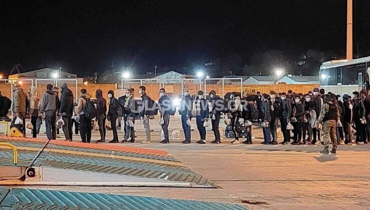 Στον Πειραιά οι πρώτοι μετανάστες από την Παλαιοχώρα (pics)