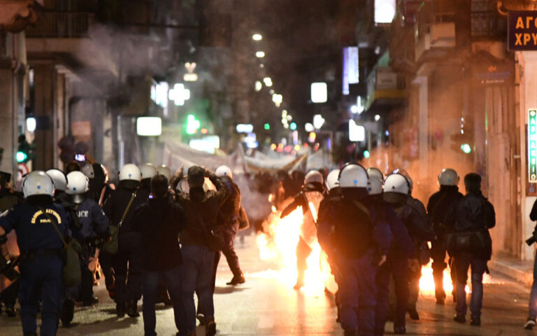 Πάτρα: Επεισόδια στο κέντρο της πόλης για την επέτειο του Πολυτεχνείου