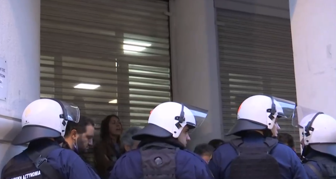 Υπουργείο Υγείας: Νοσοκομειακοί γιατροί κατέλαβαν συμβολικά το κτήριο