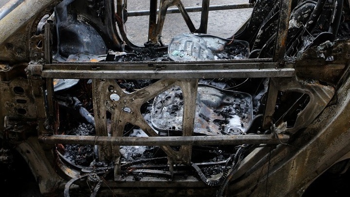 Σε διπλωματικό υπάλληλο της πρεσβείας της Ιταλίας ανήκει το αυτοκίνητο που πυρπόλησαν στου Παπάγου
