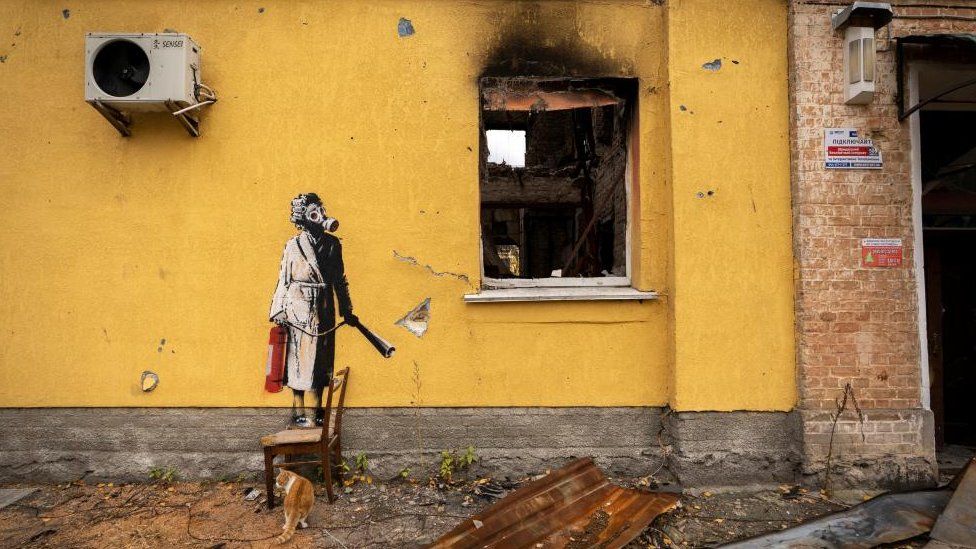 Ουκρανία: Προσπάθησαν να κλέψουν έργο του Banksy από κατεστραμμένο τοίχο