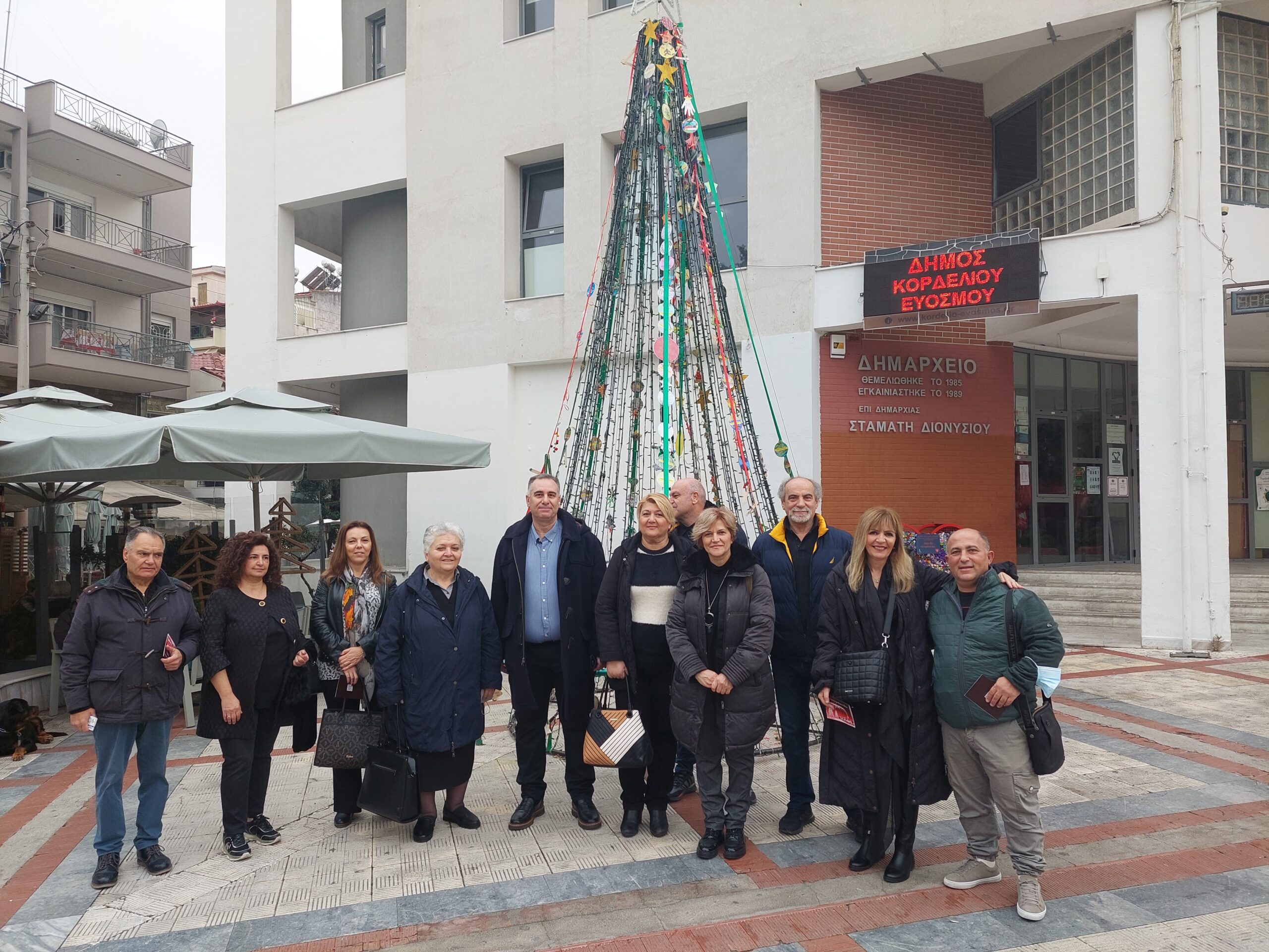 Ευχετήριες κάρτες από τον επικεφαλής της παράταξης «Όραμα και Προοπτική για τον δήμο Κορδελιού – Ευόσμου» Βασίλη Ανδρεάδη
