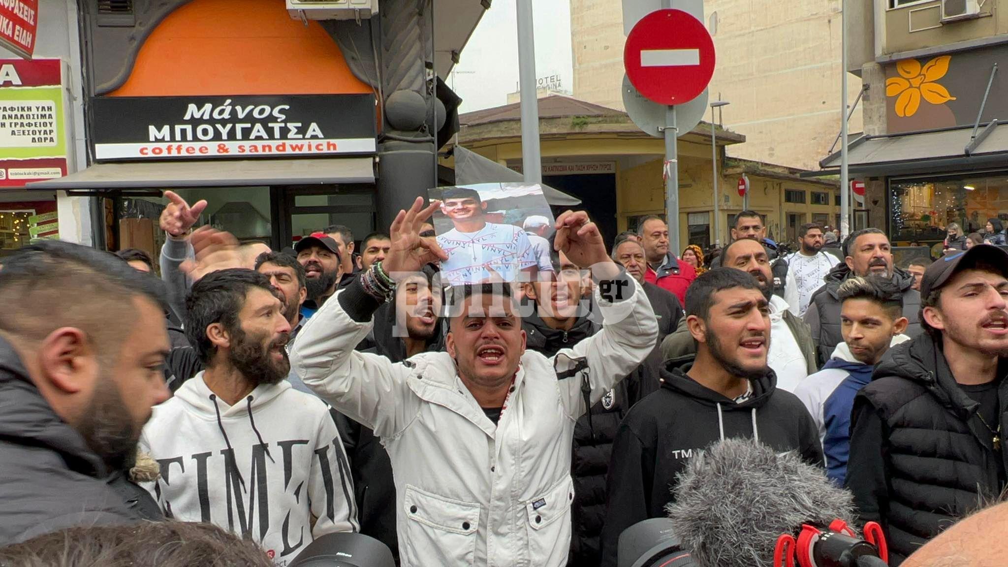 Θεσσαλονίκη: Σε κατ’ οίκον περιορισμό ο αστυνομικός που πυροβόλησε τον 16χρονο Ρομά – Διαφώνησαν ανακριτής και εισαγγελέας