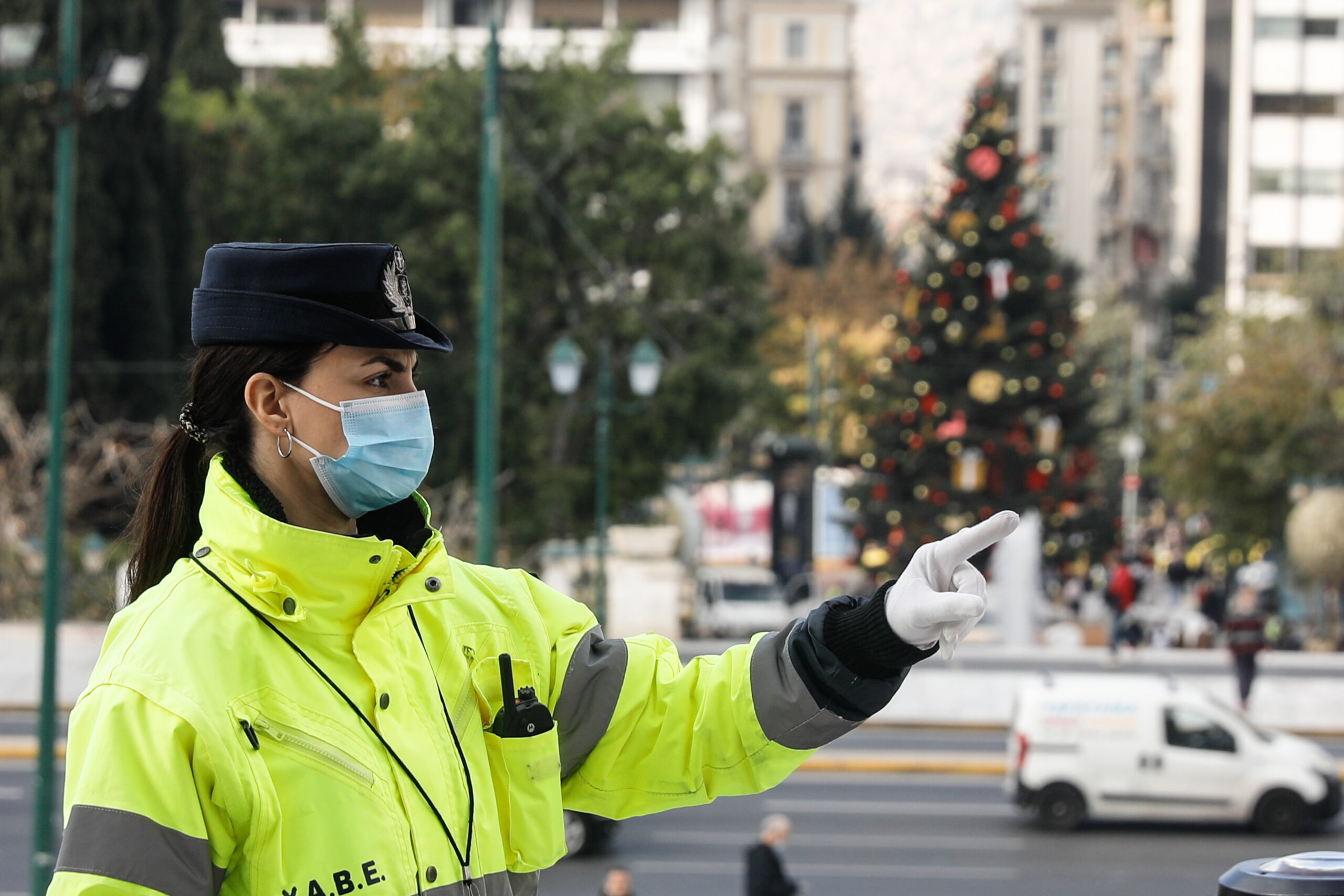 Αυτά είναι τα έκτακτα μέτρα της Τροχαίας που θα ισχύσουν για το εορταστικό τριήμερο