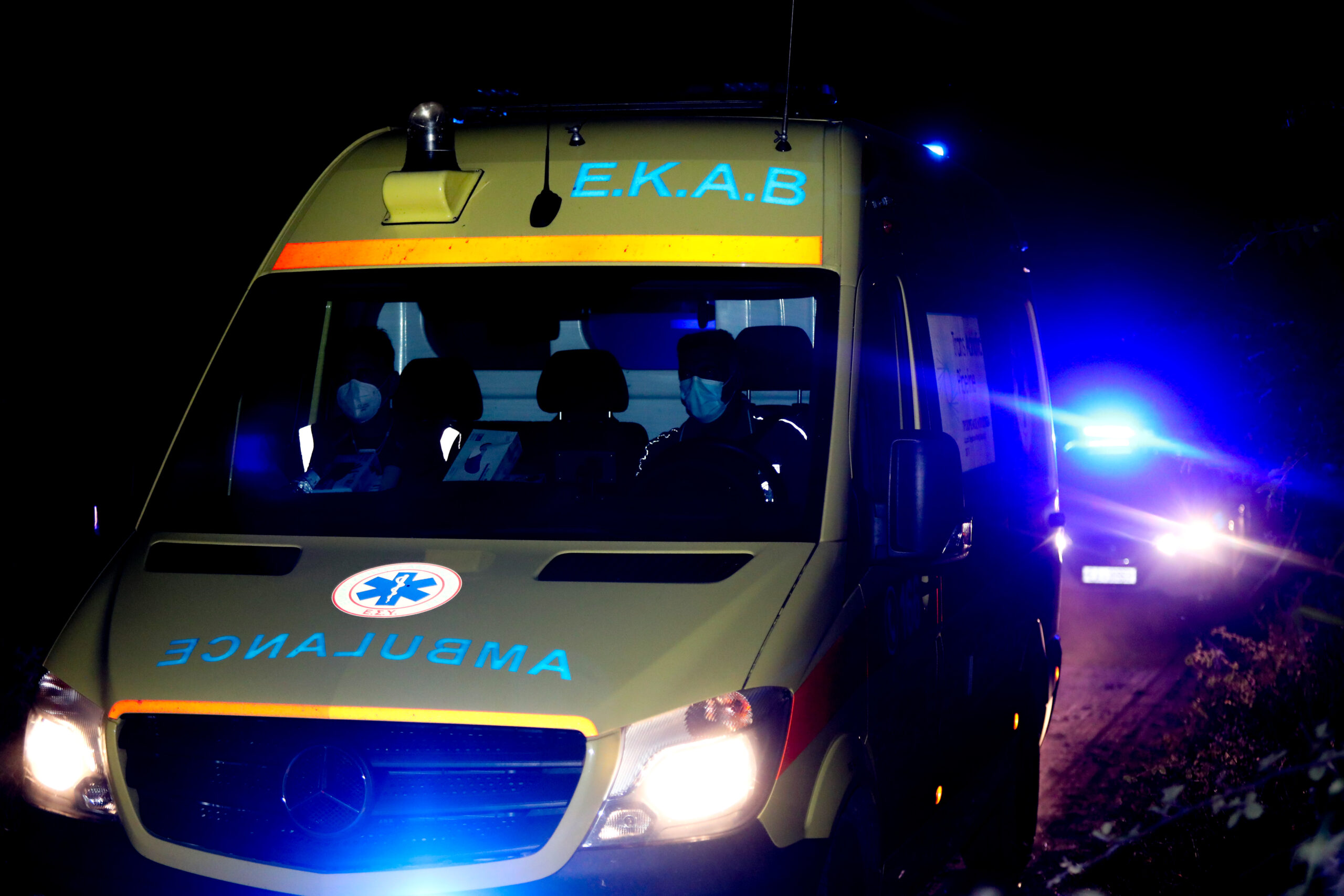 Σύρος: 15χρονος δικυκλιστής εισήχθη σε ΜΕΘ μετά από σοβαρό ατύχημα – Φέρει τραύματα στο κεφάλι
