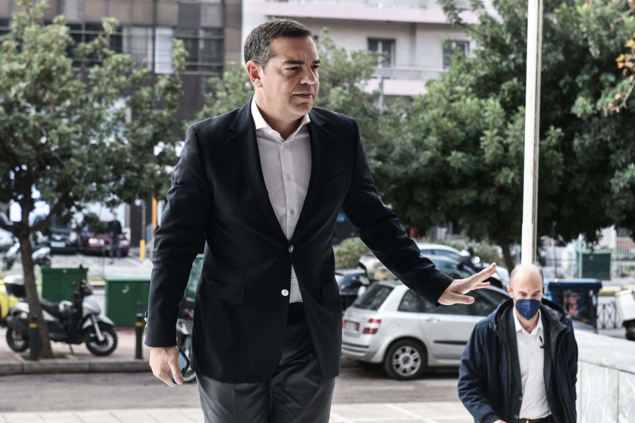 Τσίπρας: «Η γνωμοδότηση του κ. Ντογιάκου αποτελεί κατάφωρη παραβίαση του Συντάγματος – Περιμένω να με συλλάβετε»
