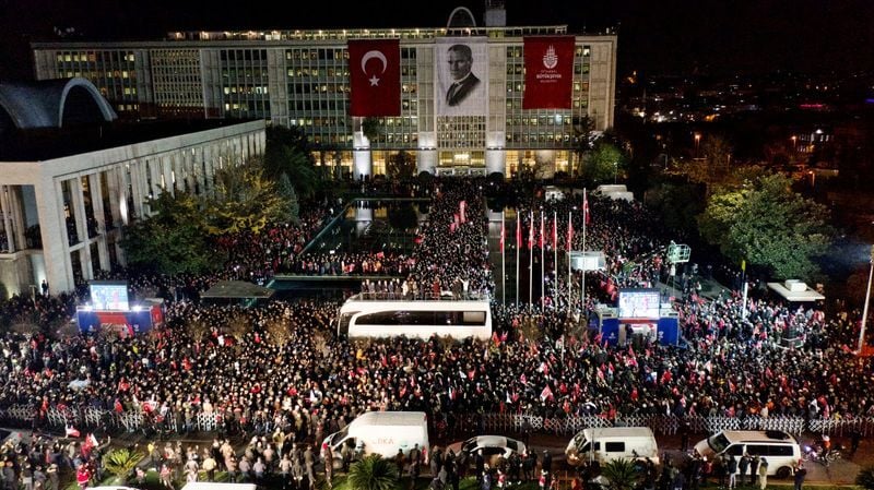 Τουρκία: Συνεχίζονται οι μαζικές διαμαρτυρίες για την καταδίκη Ιμάμογλου