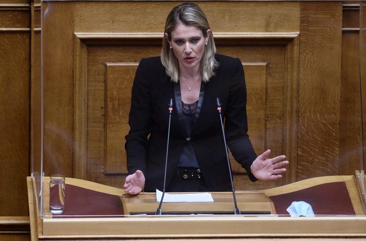 Άννα Ευθυμίου: Ερώτηση για το «πάγωμα» για εύλογο χρόνο της επικείμενης αύξησης των ασφαλιστικών εισφορών των μη μισθωτών ή εφαρμογή άλλου αντισταθμιστικού μέτρου