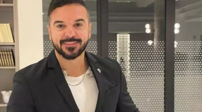 Τριαντάφυλλος με την Κατερίνα Καινούργιου: «Σοβαρέψου λίγο κορίτσι μου» – Χαμός στο Instagram