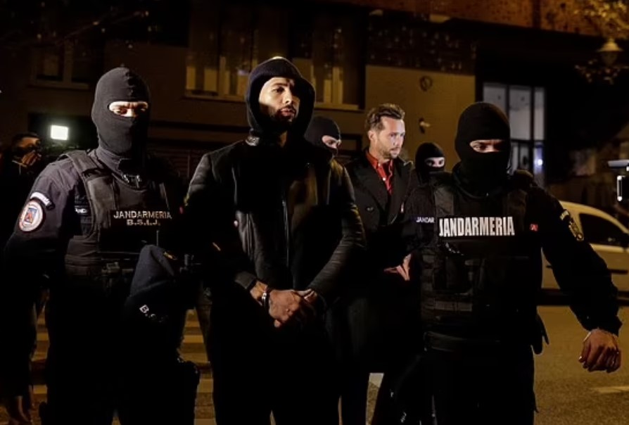 Συνελήφθη ο Άντριου Τέιτ για εμπορία ανθρώπων – Η κόντρα με την Τούνμπεργκ που οδήγησε στη σύλληψη