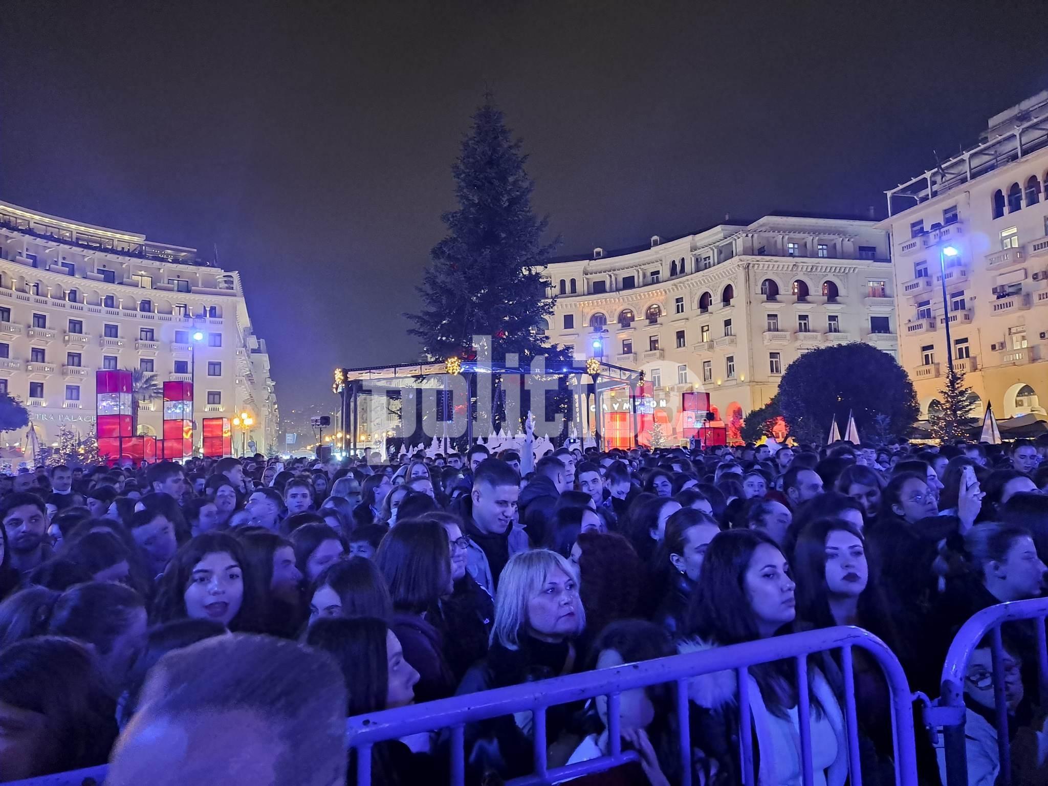Θεσσαλονίκη: Όλα έτοιμα για το άναμμα του Χριστουγεννιάτικου δέντρου (βίντεο)