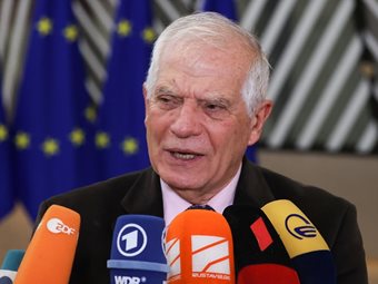 ΕΕ: Κατά των Ταλιμπάν για τον αποκλεισμό των γυναικών από τις ΜΚΟ
