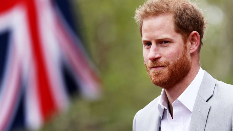 Harry & Meghan: Παμπ στη Βρετανία σερβίρει την «Πικρή Μπύρα του Χάρι»