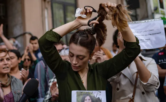 Κορυφαίοι καλλιτέχνες απ’ όλο τον κόσμο υπογράφουν επιστολή υποστήριξης στον λαό του Ιράν