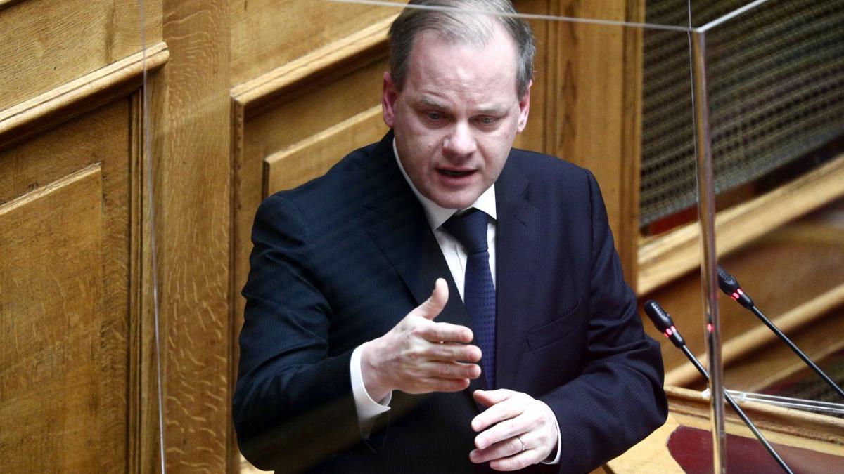 Καραμανλής για Τέμπη: «Είμαι ο πρώτος που θέλω να χυθεί άπλετο φως – Κάποιοι επιλέγουν την χυδαία εκμετάλλευση της τραγωδίας»