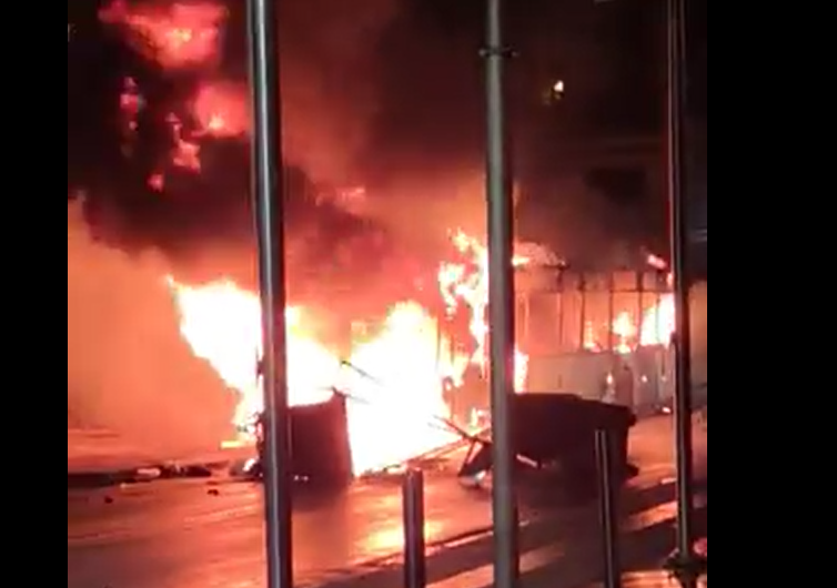 Μενίδι: Έβαλαν φωτιά σε λεωφορείο του ΟΑΣΑ (βίντεο)