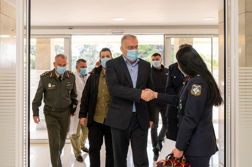 Τάκης Θεοδωρικάκος: «Εύχομαι ταχεία ανάρρωση στους αστυνομικούς που τραυματίστηκαν προασπίζοντας την ασφάλεια των πολιτών»