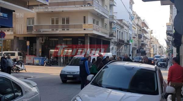 Τροχαίο με παράσυρση τριών ατόμων στην Πάτρα – Ηλικιωμένη καρφώθηκε στο παρμπρίζ αυτοκινήτου