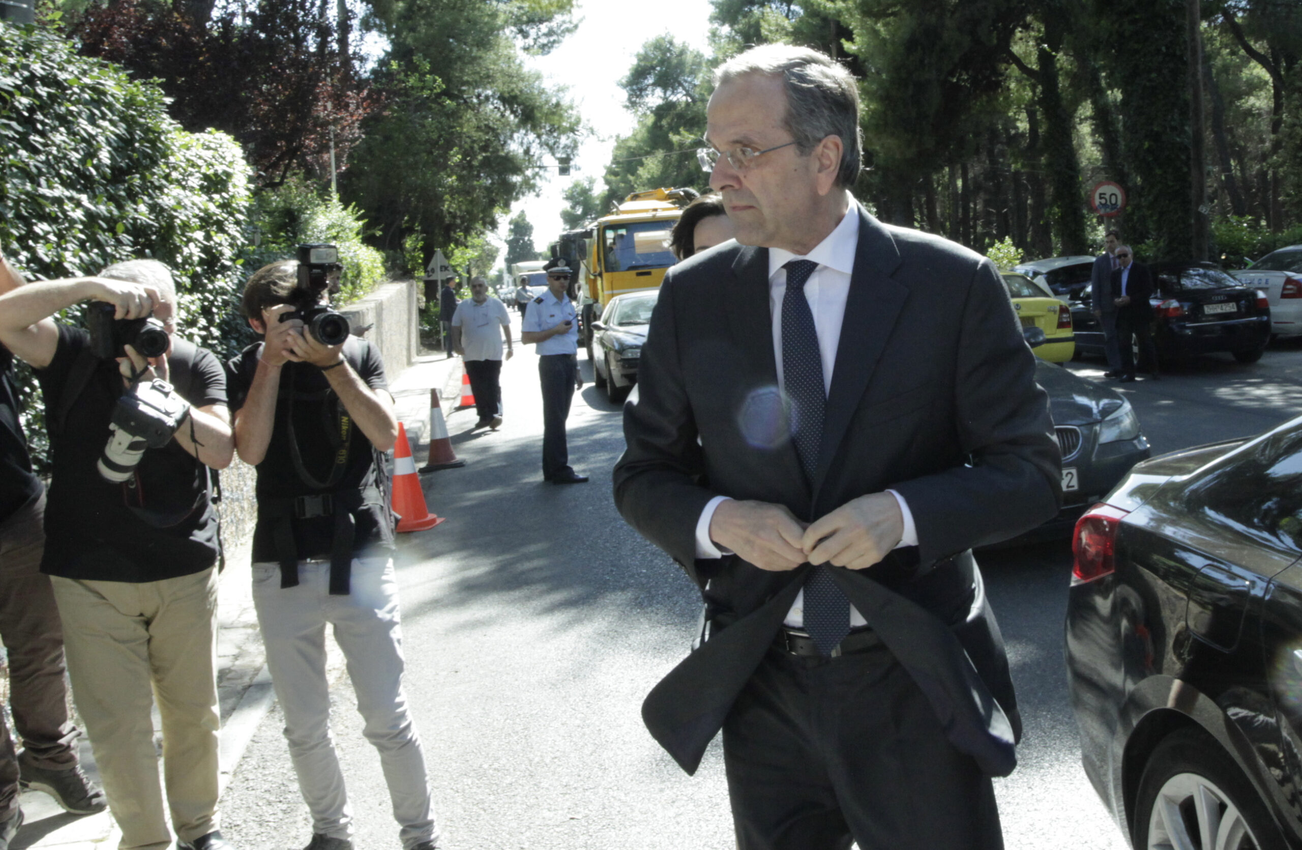 Στην κηδεία του τέως βασιλιά Κωνσταντίνου και ο Αντώνης Σαμαράς – Στις 10:15 στο παρεκκλήσι