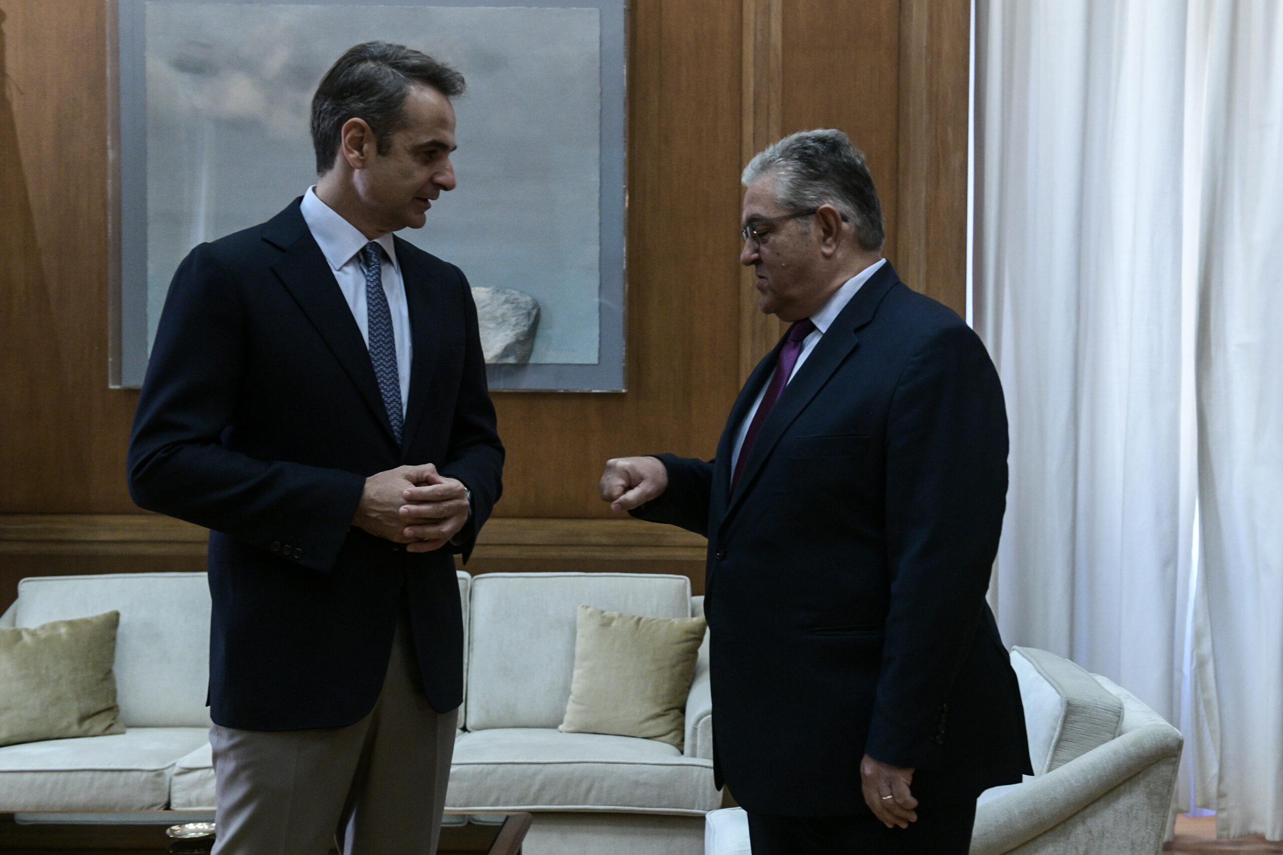 Μητσοτάκης σε Κουτσούμπα για την ημερομηνία των εκλογών: «Μετά τον Απρίλιο όλα είναι ανοιχτά»