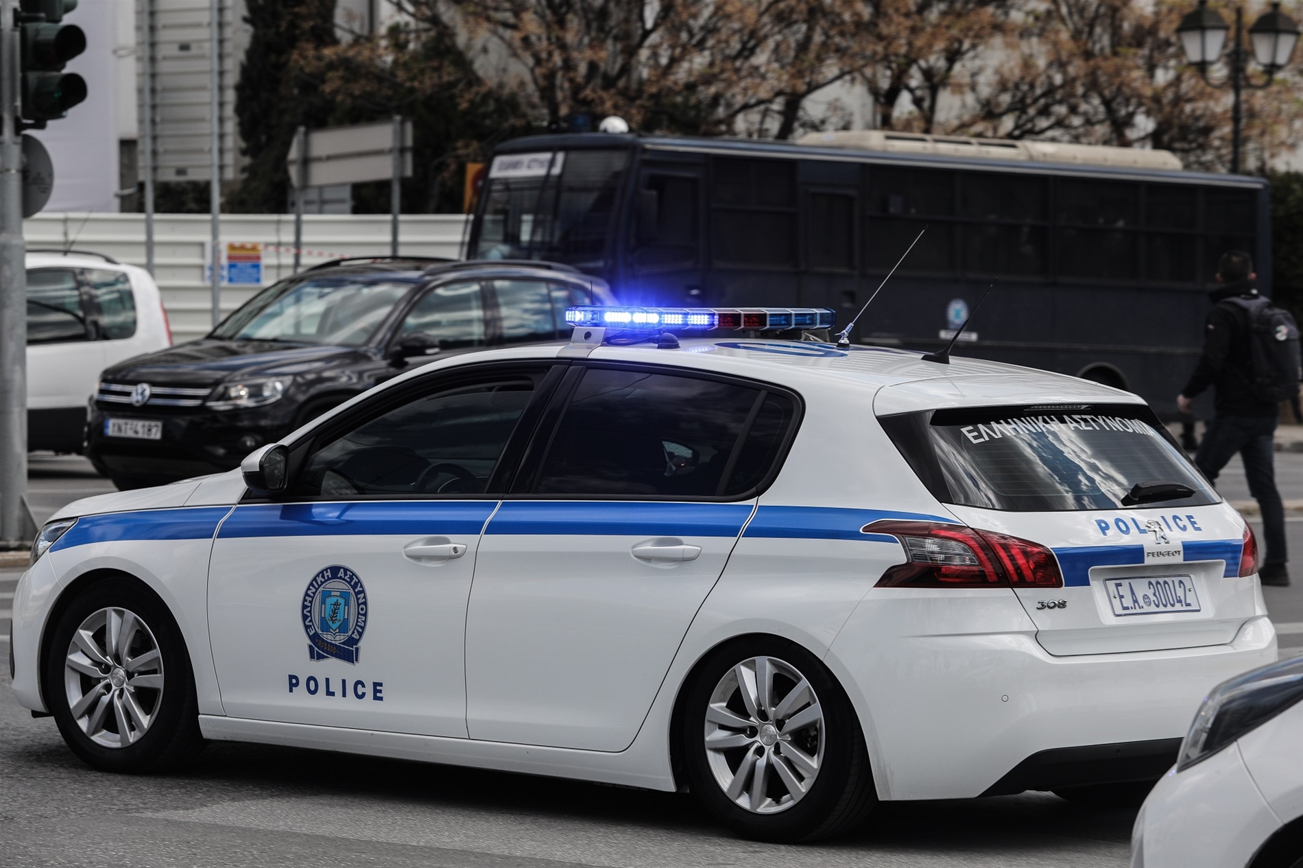 Κολωνός: Σύλληψη για όπλο ρεπλίκα – Είπε ότι γύριζαν βίντεο κλιπ