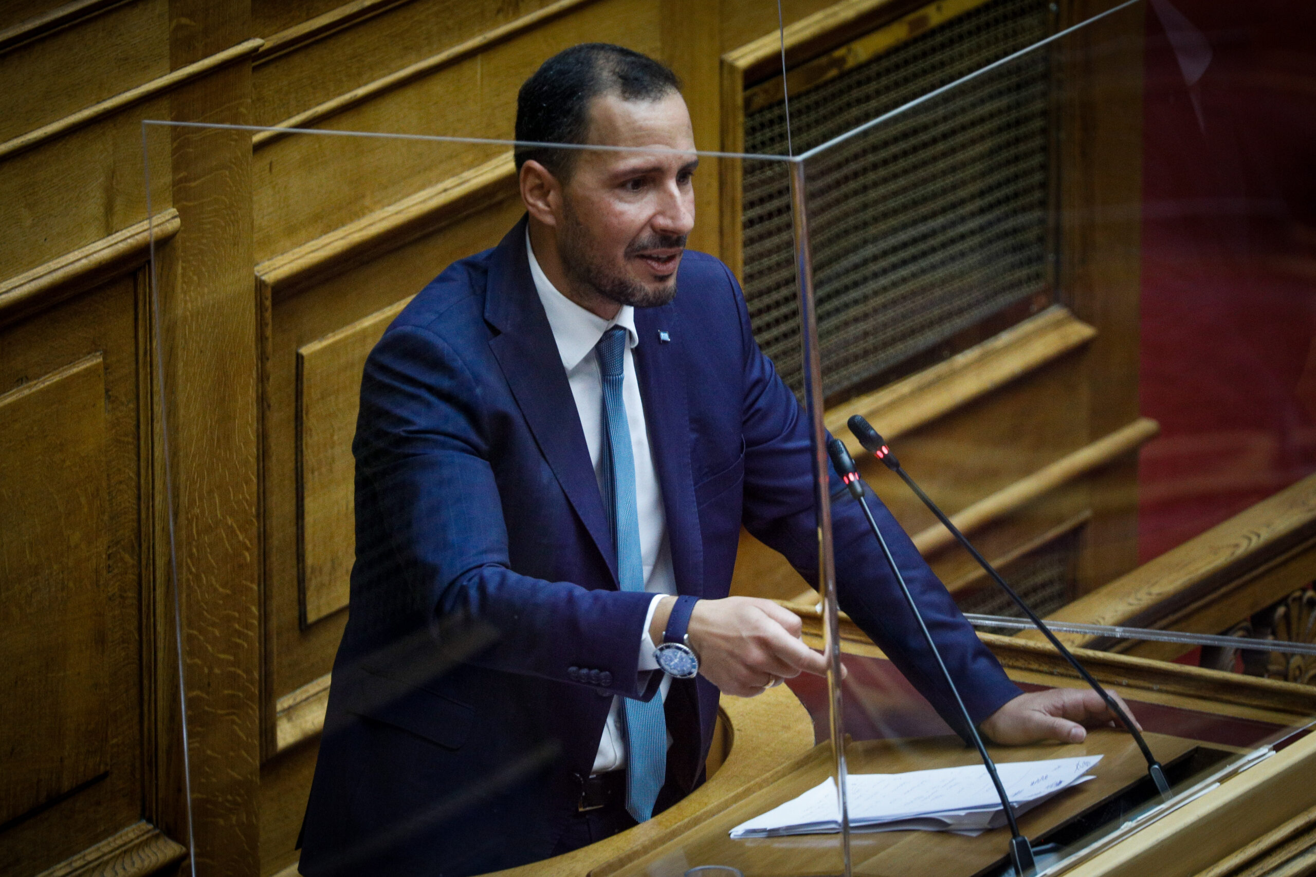 Κ. Χήτας στην POLITIC: «Το μόνο που παράγουμε με συνέπεια είναι ελλείμματα και χρέη»