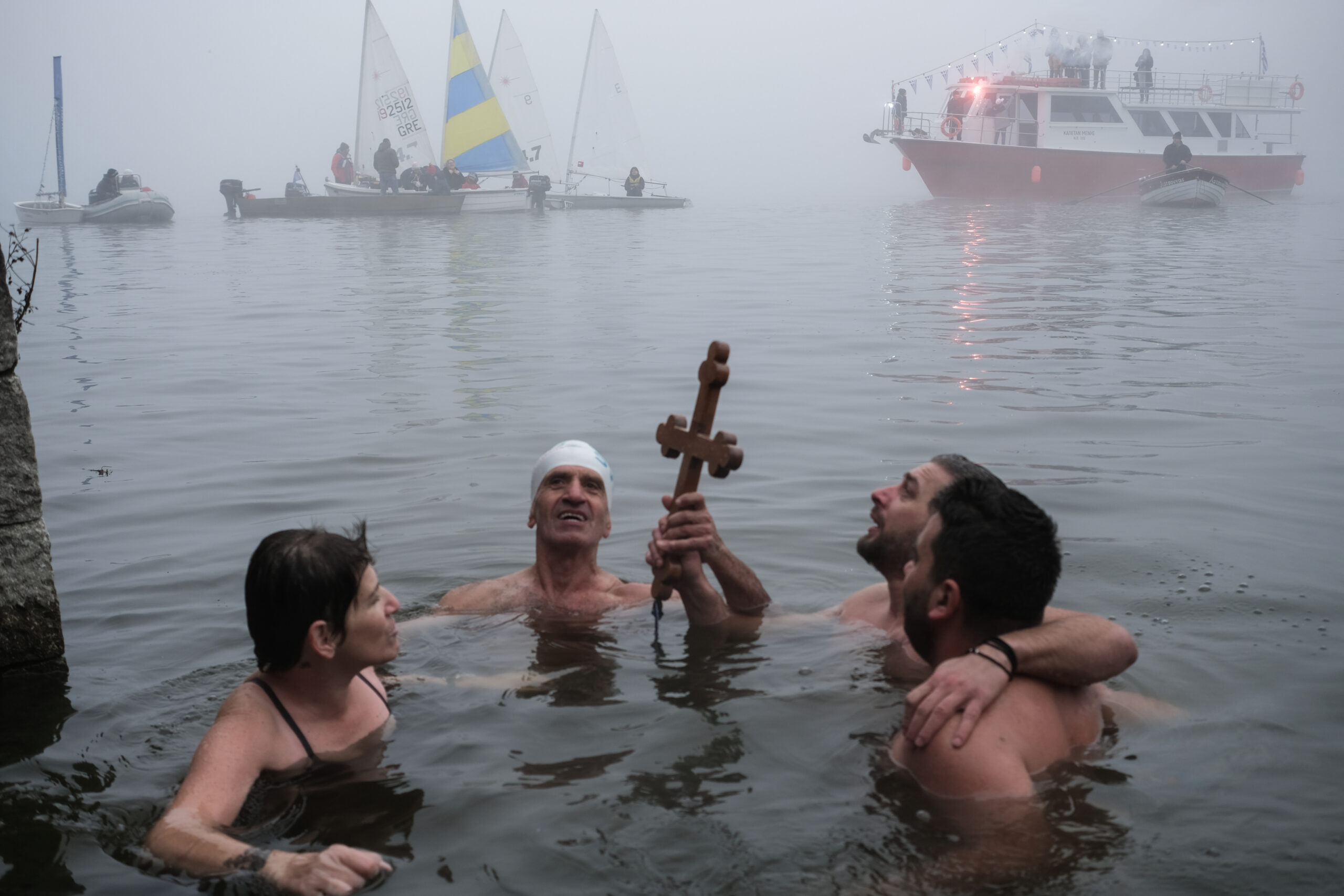 Θεοφάνια: Οι 33 εμβληματικές φωτογραφίες από τον Αγιασμό των υδάτων στην Ελλάδα