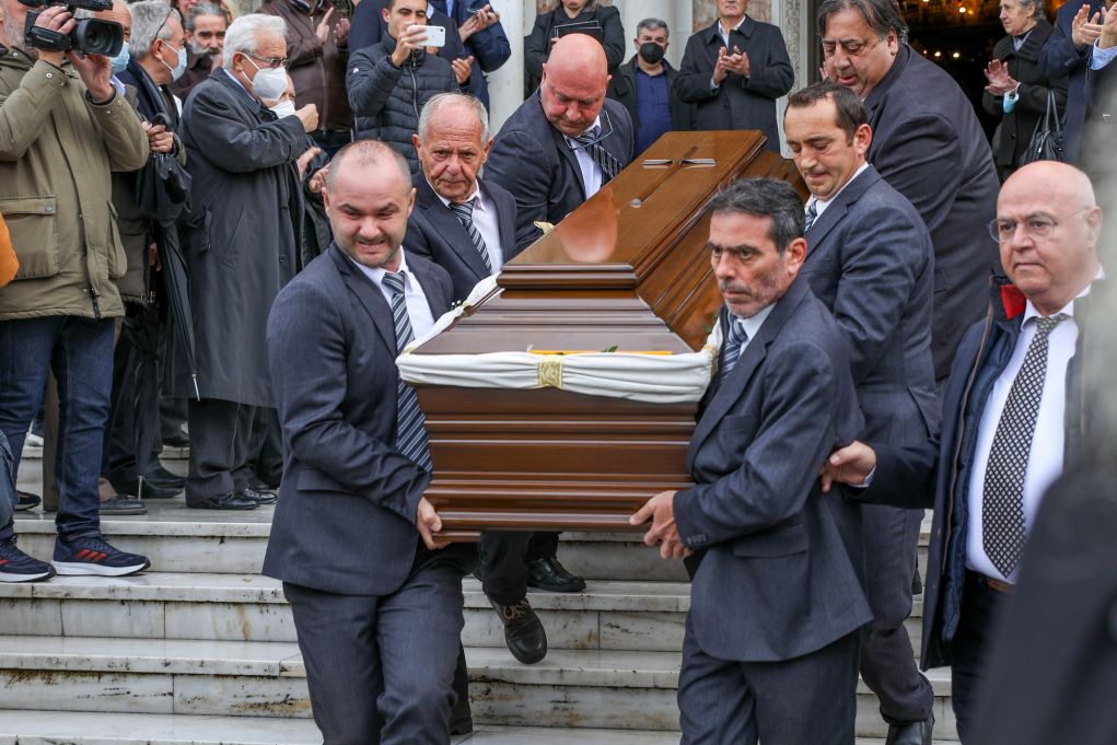 Βαθιά οδύνη στην κηδεία του δημοσιογράφου Παναγιώτη Τζένου