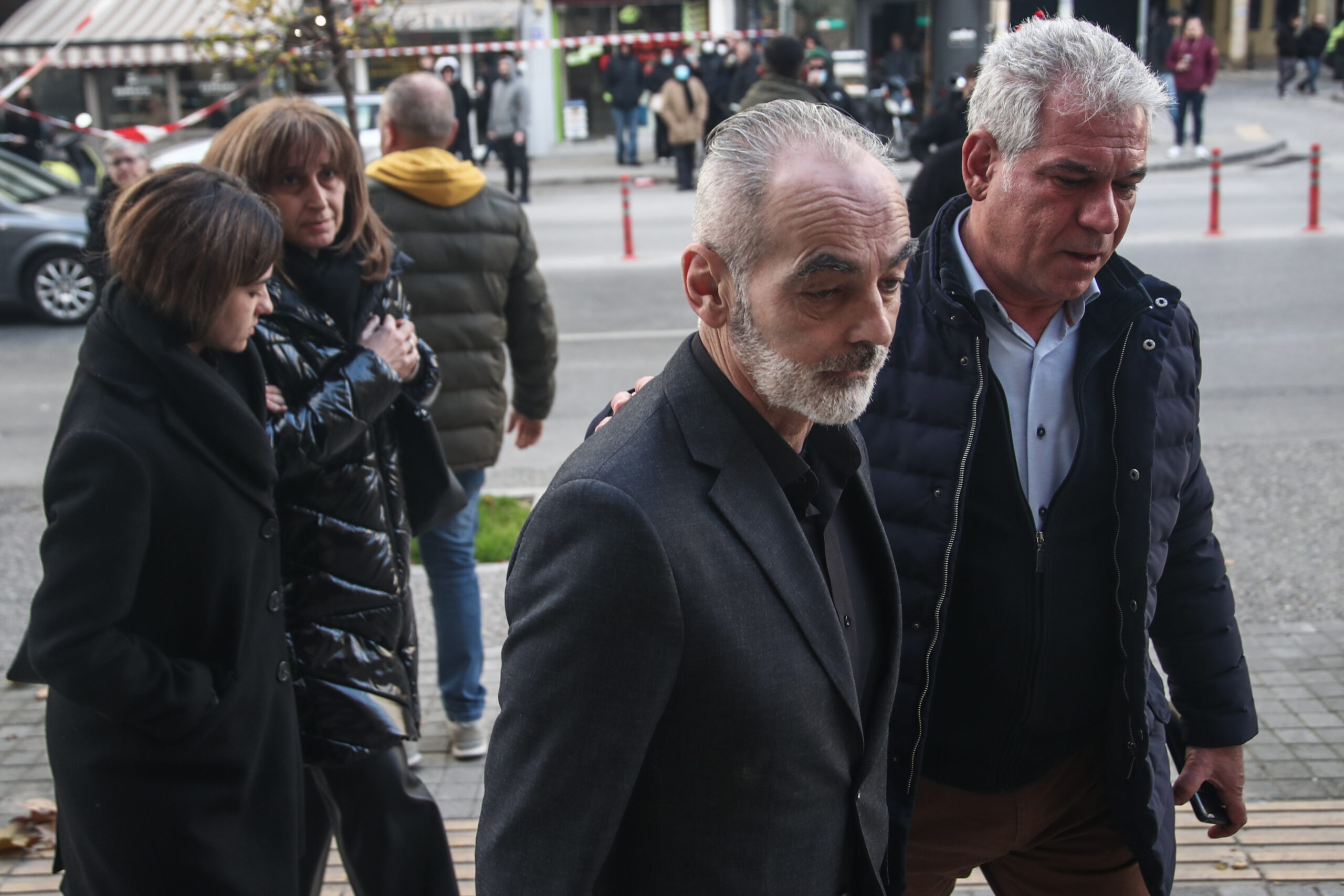 Θεσσαλονίκη: Ξεκινάει η δίκη του 19χρονου Άλκη – Ισόβια και για τους 12 κατηγορούμενους ζητάει η μητέρα του