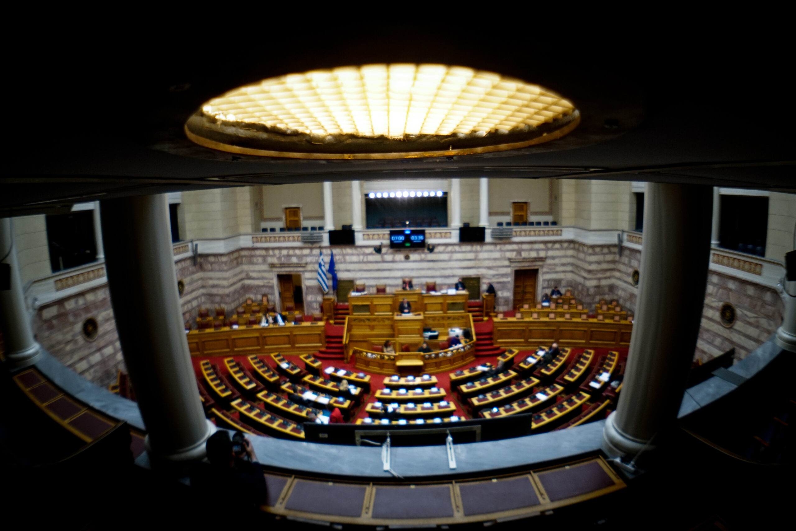 Ενός λεπτού σιγή στη Βουλή για τη μνήμη των Ελλήνων Εβραίων του Ολοκαυτώματος