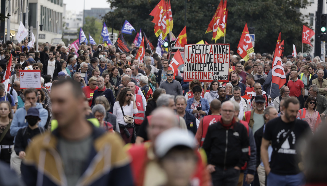 Γαλλία: Tο Συνταγματικό Συμβούλιο επικύρωσε την αύξηση του ορίου ηλικίας συνταξιοδότησης στα 64 έτη
