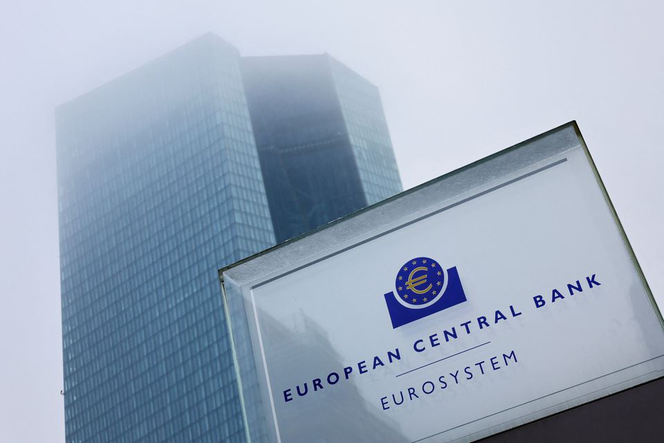 Bloomberg: Στο 3,25% αναμένεται να αυξηθούν τα επιτόκια της ΕΚΤ