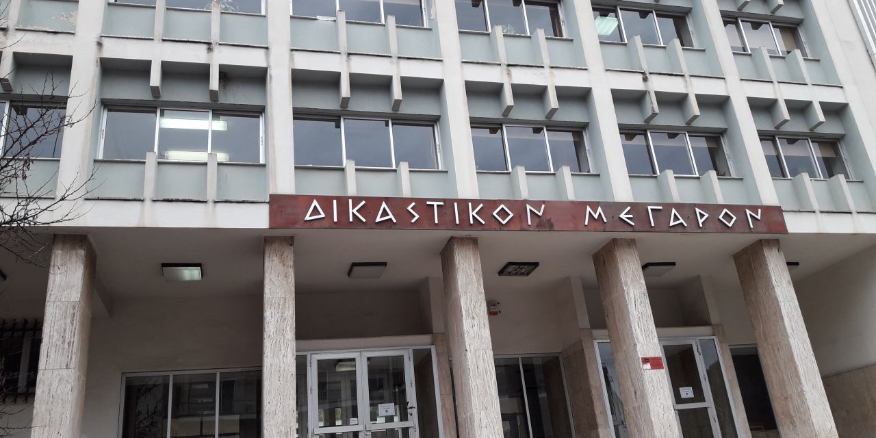 Αγρίνιο: Οκτώ μήνες φυλάκιση με αναστολή και 600 ευρώ πρόστιμο για τον τράπερ με το πιστόλι