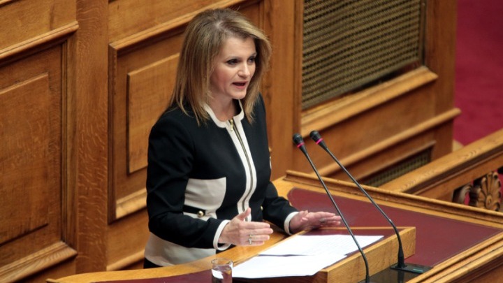 Ορκίστηκε η Ελένη Μακρή-Θεοδώρου στη θέση του παραιτηθέντος Θ. Χειμάρα
