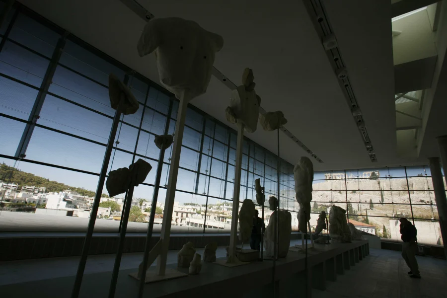 Bloomberg: Ελλάδα και Βρετανία θα έρθουν σε συμφωνία για την επιστροφή των Γλυπτών του Παρθενώνα