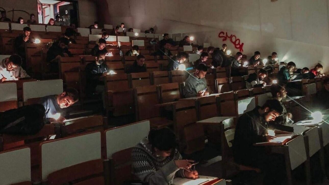 Επτά λεπτά διήρκεσε η διακοπή ρεύματος στο αμφιθέατρο του ΕΜΠ, λέει ο πρύτανης