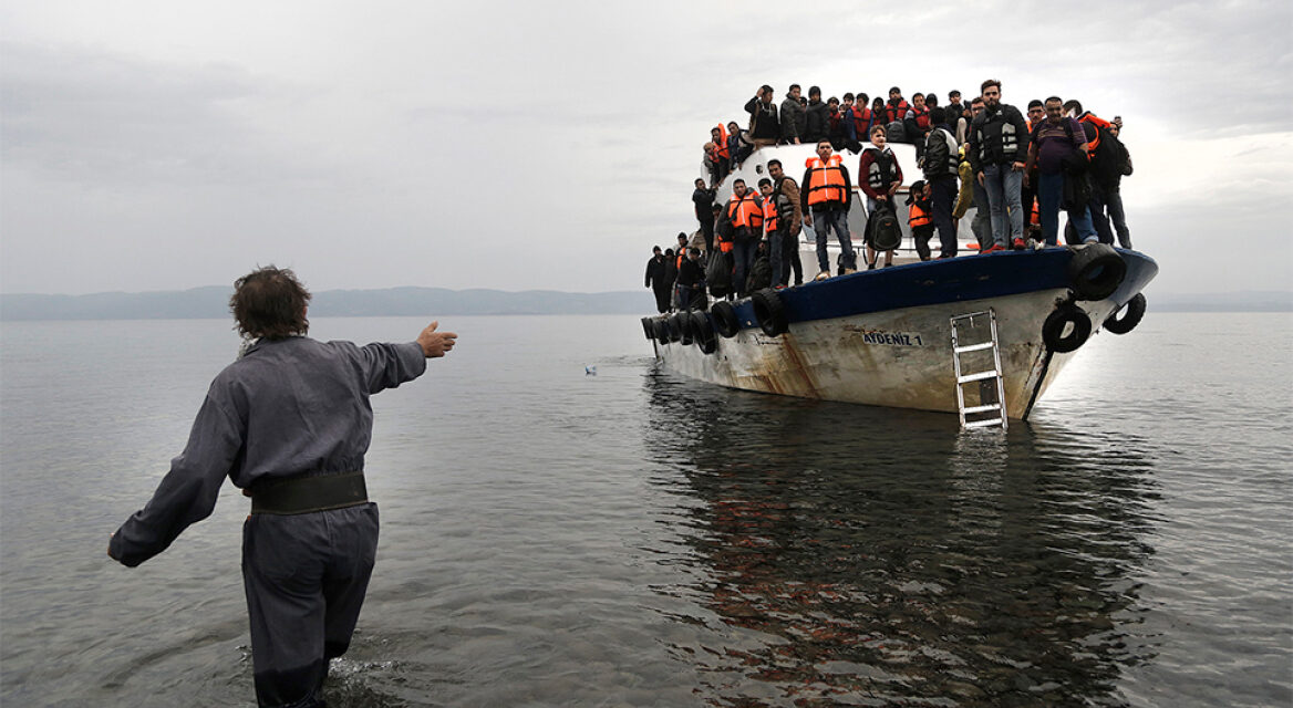 Ιταλία-Ναυάγιο με μετανάστες: Τουλάχιστον 60 οι νεκροί