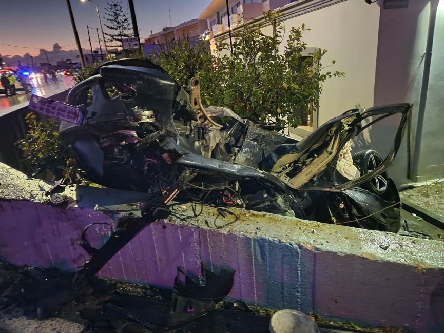 Θανατηφόρο Τροχαίο: Αυτοκίνητο «καρφώθηκε» σε τοίχο στην Κω