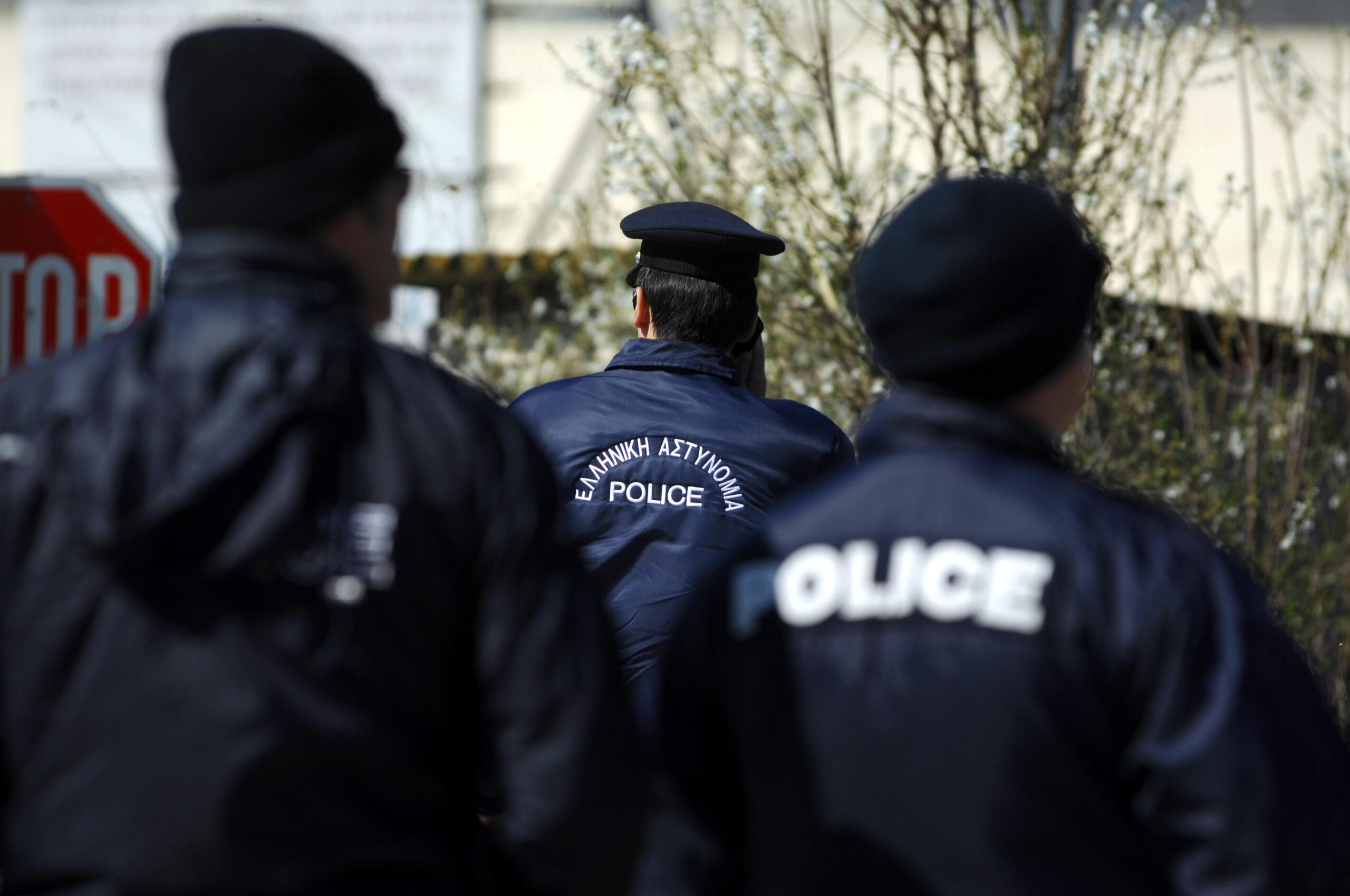 Τρόμος στην Αγία Βαρβάρα: «Γάζωσαν» τέσσερα σπίτια με καλάσνικοφ (ΒΙΝΤΕΟ)