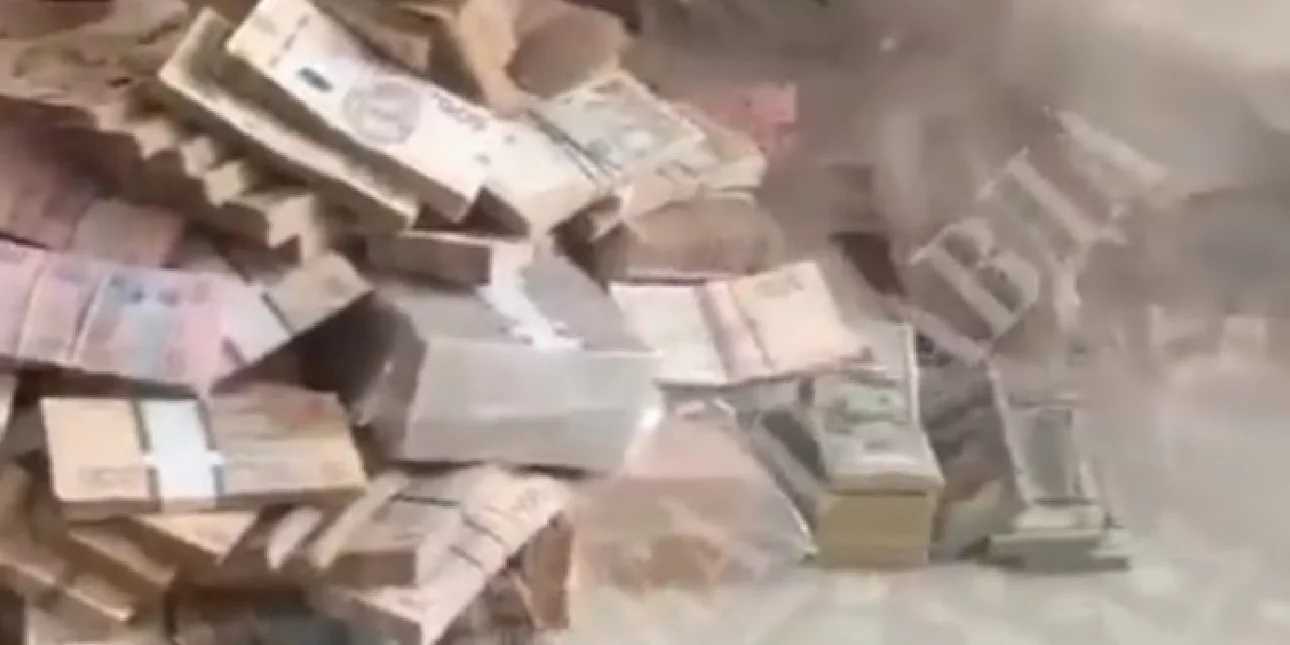 Ουκρανία: Πρώην υπουργός Άμυνας πιάστηκε με ένα εκατ. δολάρια κρυμμένα στον καναπέ (ΒΙΝΤΕΟ)